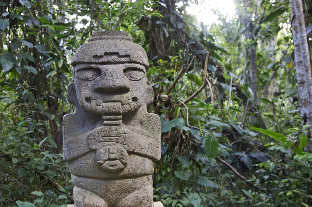 Steinfigur im archäologischen Park San Agustín, Kolumbien